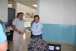 Además, funcionarios de salud, autoridades del distrito de Arraiján y miembros de la comunidad, recibieron certificados por su participación en el proyecto.