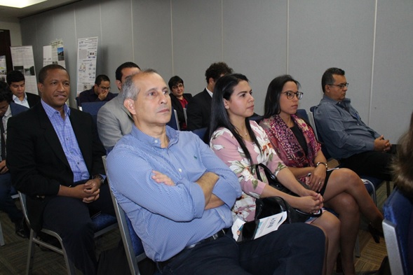 Participantes al Tercer simposio “Descentralización: investigación científica para el desarrollo regional “.