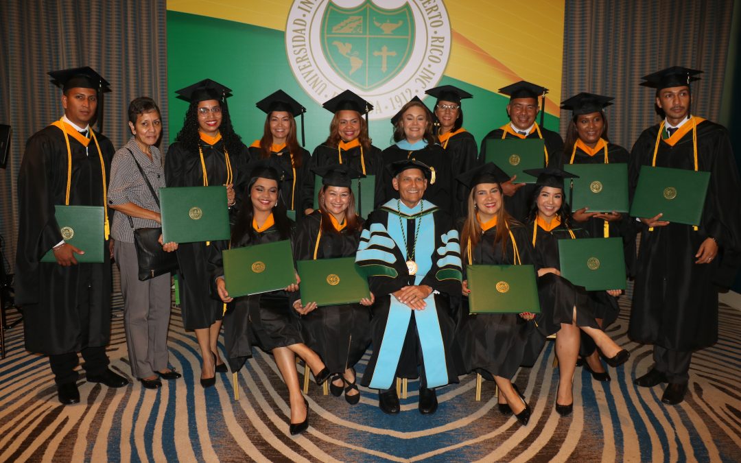 Reciben Diploma de Maestría en Salud Pública de la Universidad Interamericana de Puerto Rico