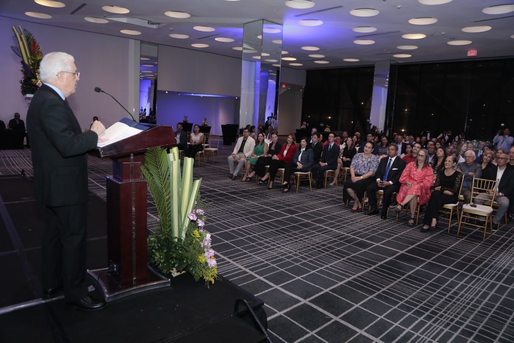 Dr. Juan Miguel Pascale, Director General del Instituto Conmemorativo Gorgas de Estudios de la Salud (ICGES)