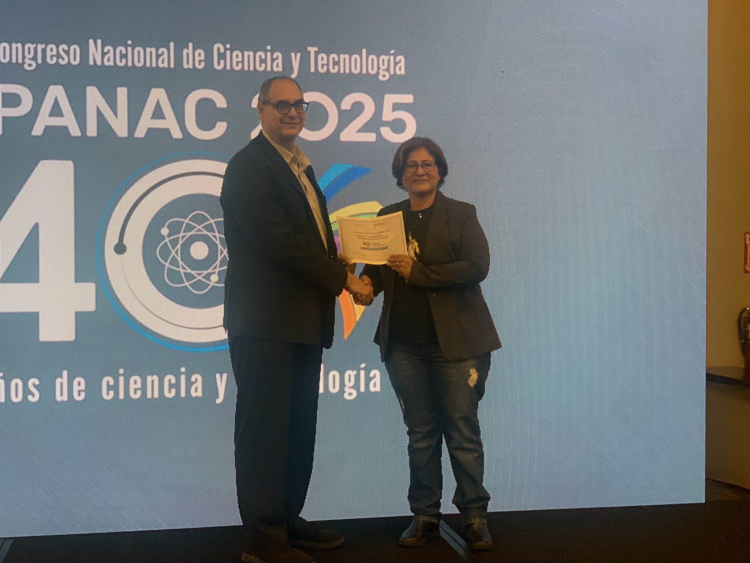 Dra. Anayansi Valderrama Cumbrera, Investigadora Senior y Jefa del Departamento de Investigación en Entomología Médica (DIEM)