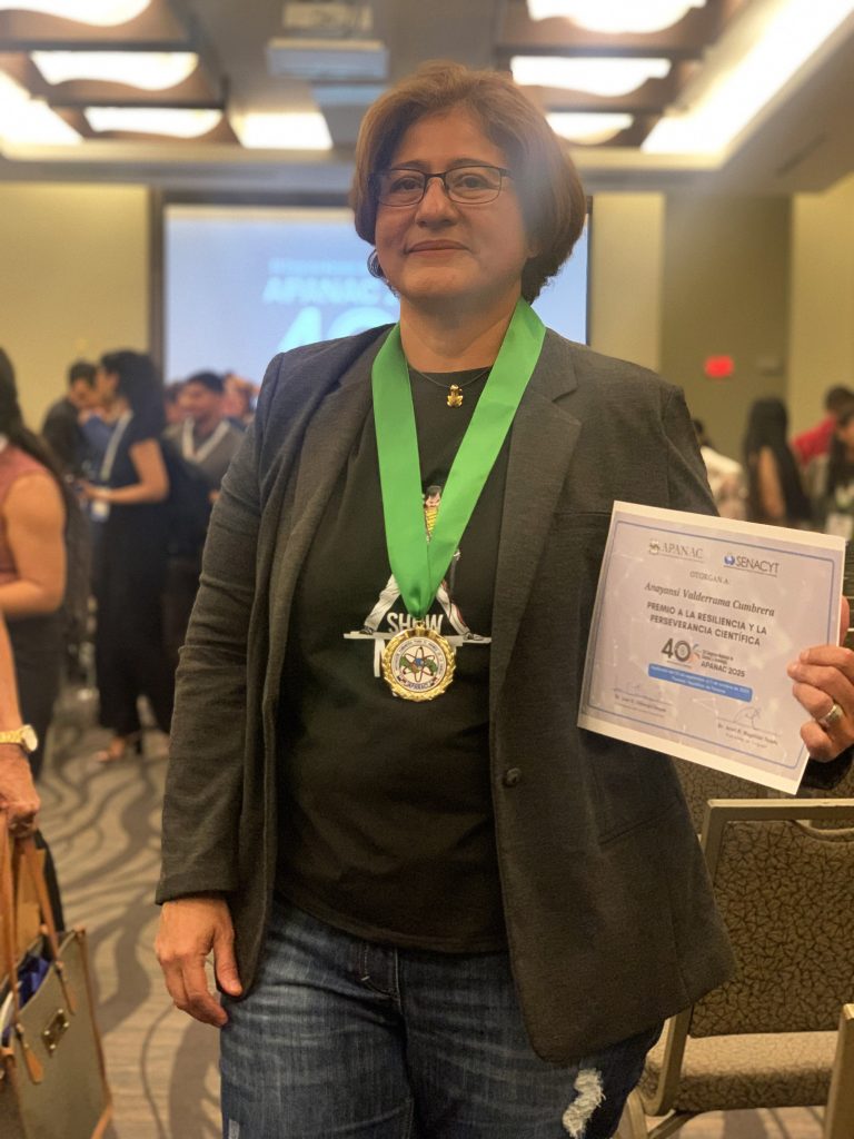 Dra. Anayansi Valderrama Cumbrera, Investigadora Senior y Jefa del Departamento de Investigación en Entomología Médica (DIEM)