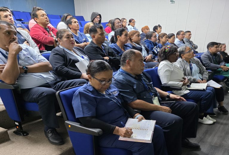 El Dr. Jiménez Muñoz destacó que la tuberculosis es una enfermedad infectocontagiosa de larga data, considerada una de las más antiguas de la humanidad, y que continúa siendo la principal causa de muerte por enfermedad infecciosa a nivel mundial.