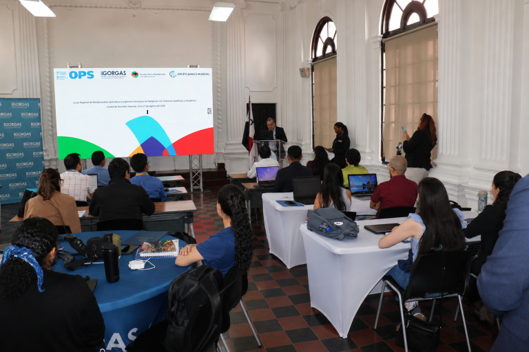 El Instituto Conmemorativo Gorgas de Estudios de la Salud (ICGES), en conjunto con la Organización Panamericana de la Salud/Organización Mundial de la Salud (OPS/OMS), desarrolla del 24 al 27 de agosto el Curso Regional de Bioinformática Aplicada a la Vigilancia Genómica de Patógenos con Potencial Epidémico y Pandémico, en el marco del Proyecto PROTECT.