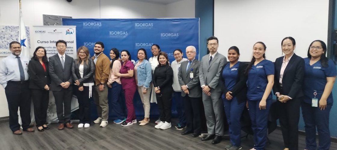 Conferencia-DR-Tanaka-6-980x735